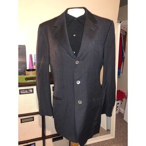 Authentic vintage Yves Saint Laurent men’s blazer. Black. Size 14-16